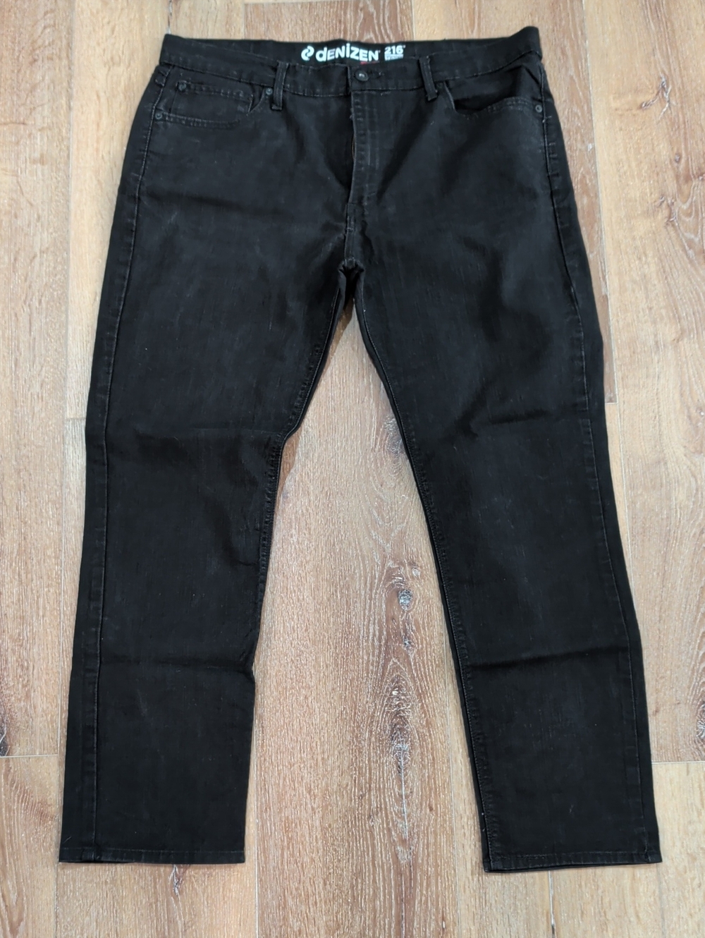 Levi's Denizen 216 Skinny Black Jeans - Size 40x32